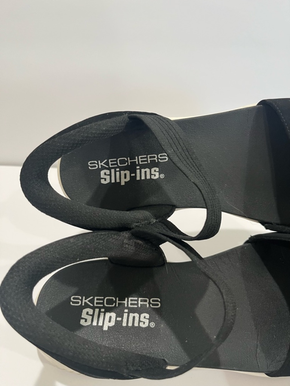 Sketchers Black Elastic Strap Slip-In Lightweight Cushion Women's Casual Sandals - Picture 5 of 10
